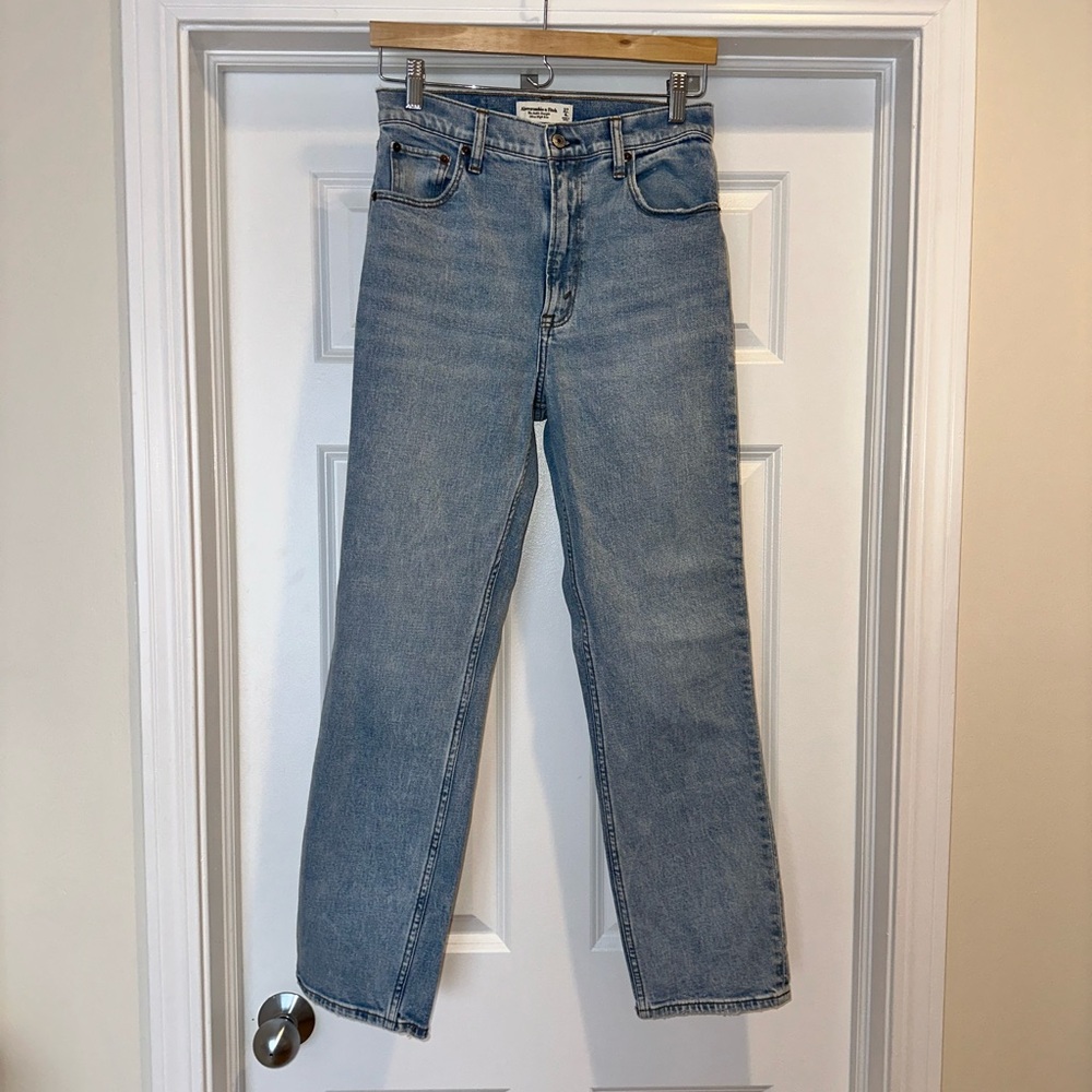 Abercrombie & Fitch Light Wash Ankle Straight Ultra High Rise
